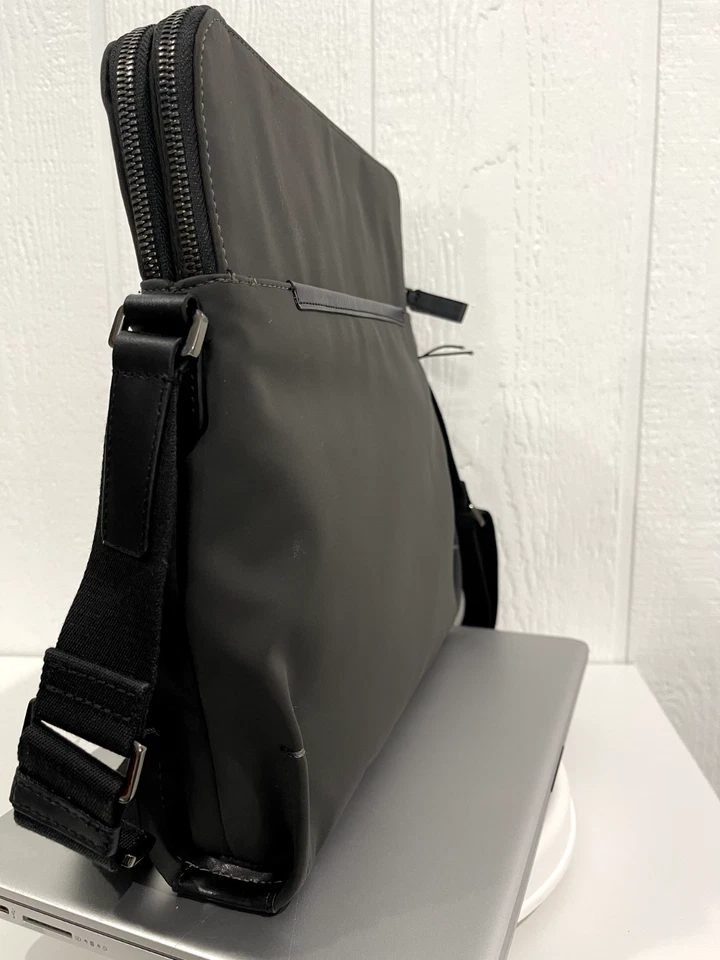 Bolso Bandolera Tumi Harrison Stratton Gris/Bl Nylon Borde de Cuero #39 Foto 4 de 4