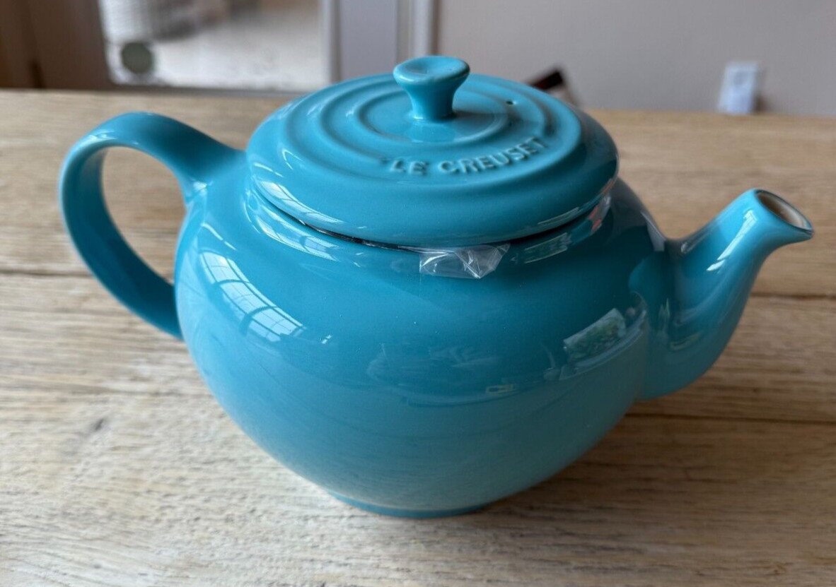 Le Creuset Stoneware Large Round 44 oz Teapot w/ Infuser Turquoise Blue NEW