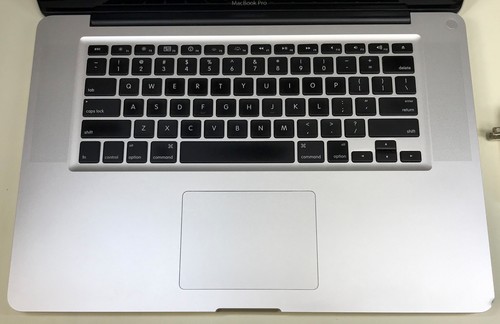 apple macbook pro 15" glossy a1286 2.