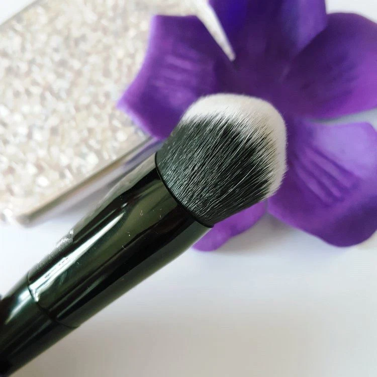 Cepillo base 10# Kat Von D Lock-It Edge #10 ganador de Allure Beauty *NUEVO* ¡$34! Foto 3 de 4