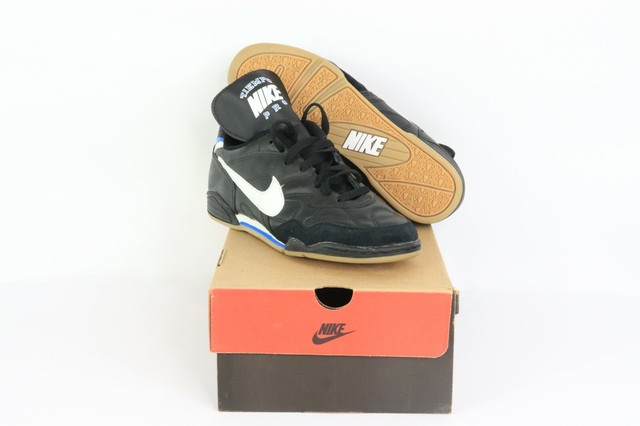 old nike indoor soccer shoes