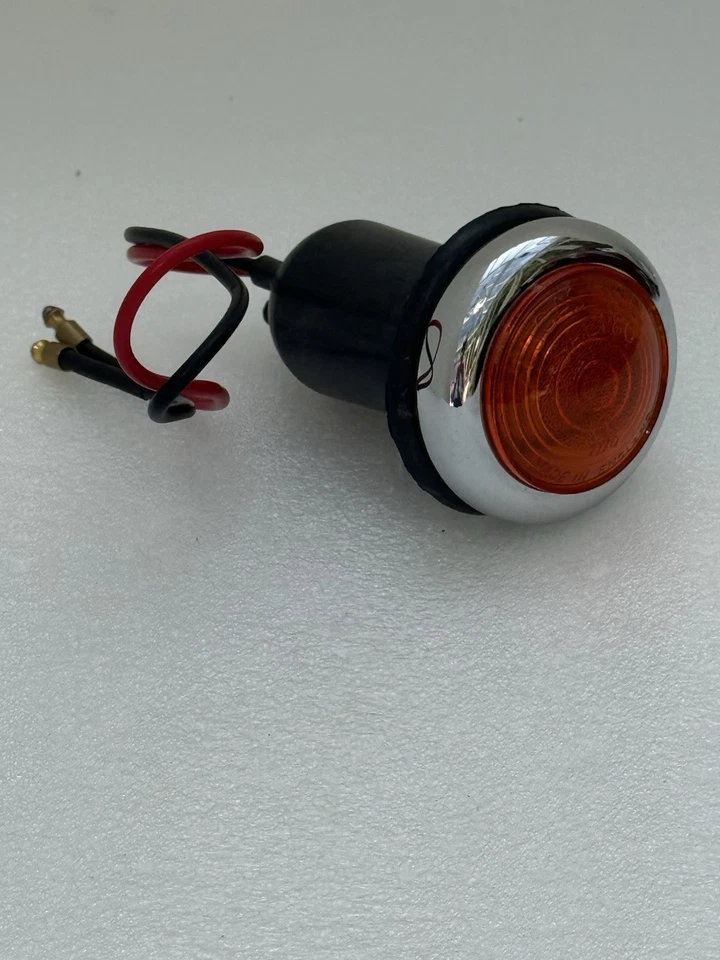 L131 - Lámpara intermitente ámbar Lucas. Pieza de coche clásico para Austin Healey 100/6 y 3000 Foto 2 de 4