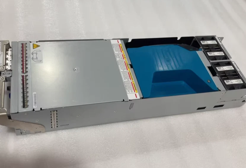 3292323-A Hitachi Vantara HDS VSP G350 Storage Controller - Image 4 of 4