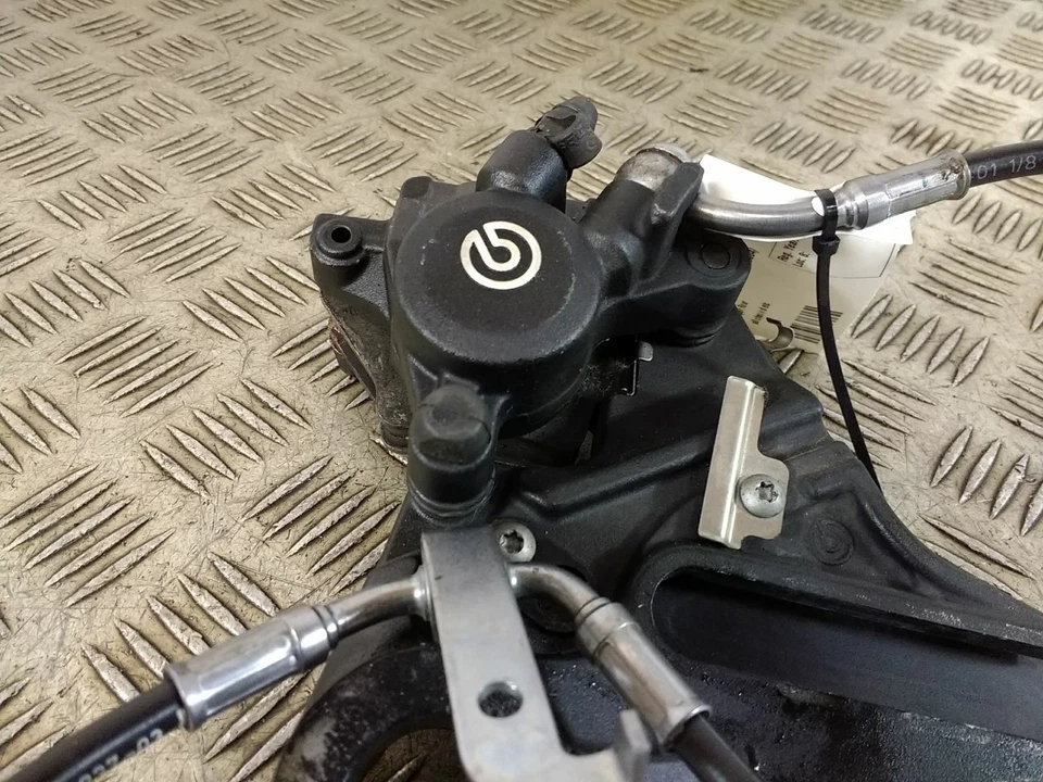 BMW S1000RR 2012 pinza de freno trasera Foto 3 de 4