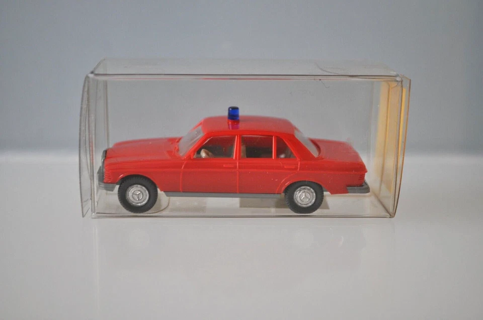 Wiking 600/14 Mercedes Benz 240D Fire Chief Sedan - NEW w/BOX - Image 2 of 4