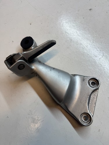 Suzuki GSX 1300R Hayabusa 1999-2007 Trasero Lado Derecho Pasajero Base 436002 - Imagen 2 de 22