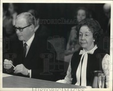 1972 Press Photo Andrew Pinckney with Marvele Gual at hearing in New York