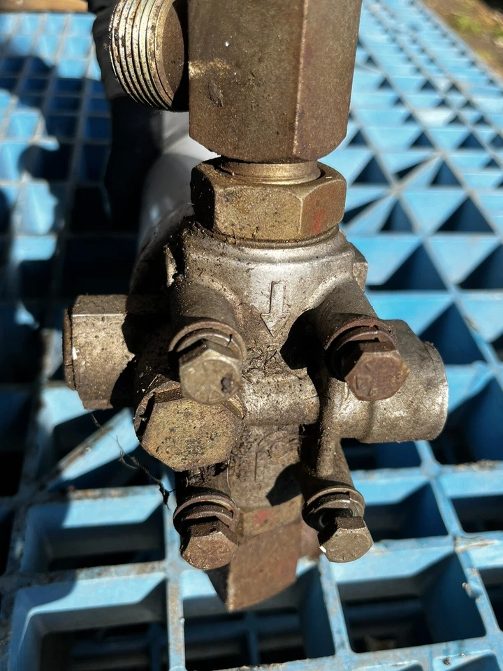 Base de filtro de aceite hidráulico para cortacésped Jacobsen Foto 3 de 3