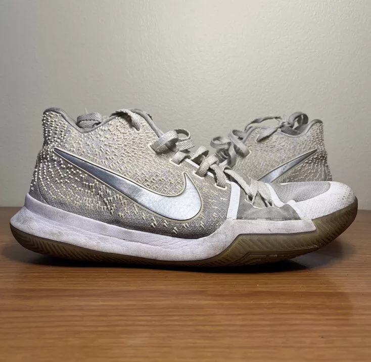 Nike Kyrie 3 III White Chrome Irving Size 13 Sneakers 852395 103
