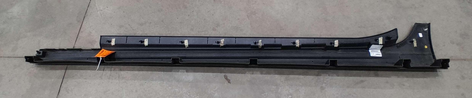 14-24 Maserati Ghibli Rocker Molding Side Skirt Right Passenger Side OEM