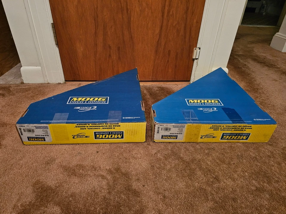 MOOG Front Right RK80389 / Front Left RK80390 Lower Complete Arms w/ Ball Joints - Image 2 of 4