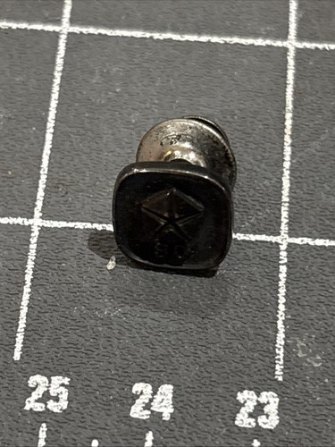 10k Gold Chrysler employee award pin 2.13 Grams