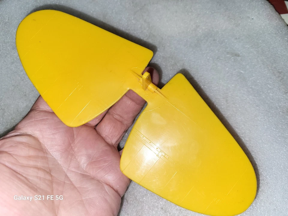 NOS Cox Tether Plane PT-19 Trainer Yellow Stabilizer Part - Image 2 of 4