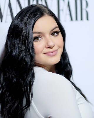 ARIEL WINTER 8x10 PHOTO *
