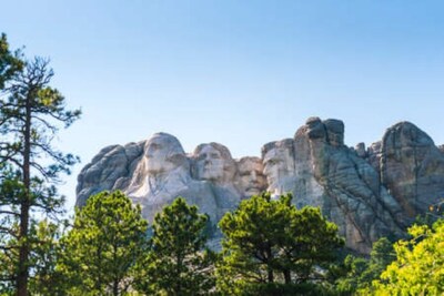 Wandbild: Mount Rushmore National Memorial an einem sonnigen Tag. (180595338)