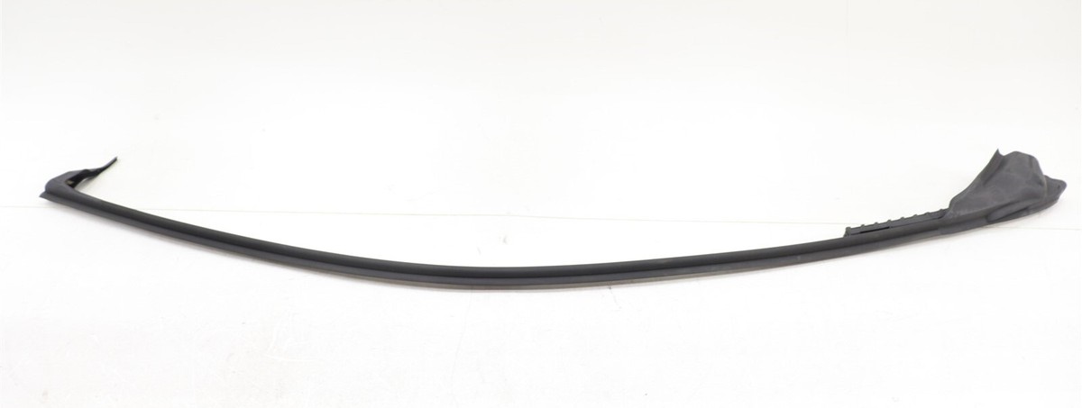 NEW OEM Alfa Romeo Front Right Door Reveal Molding 68391867AA