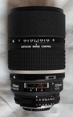 Nikon AF DC-Nikkor 135 mm f 2 D