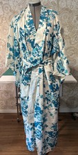Vintage Made in Japan 100 Silk Kimono Robe Turquoise Floral Chrysanthemum Blue