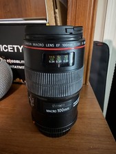Canon EF 100mm f/2.8L IS USM Macro Lens L Ser...