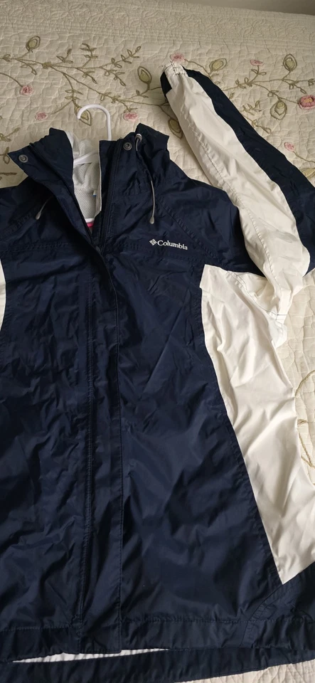 Jaqueta feminina Columbia azul marinho e branca leve tamanho L 91824-0880 - Imagem 3 de 4