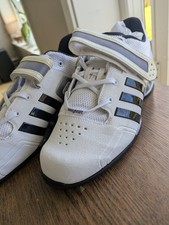 Preços baixos em adidas adiPower Weightlifting Shoes Core White | eBay