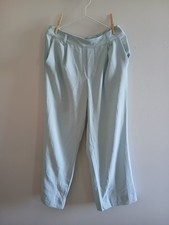 hellblaue Hose mit Gummibund und weitem Bein ...