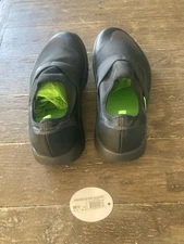 Oofos OOMG Low Fibre Soft Support Shoes for Men Size 11 Color Black Brand New!