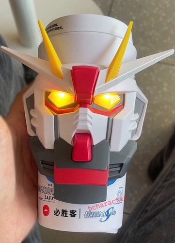 2024 NUEVO Pizzahut & Freedom Gundam Taza de Agua con Ojos Brillantes Regalo EN STOCK - Imagen 3 de 5