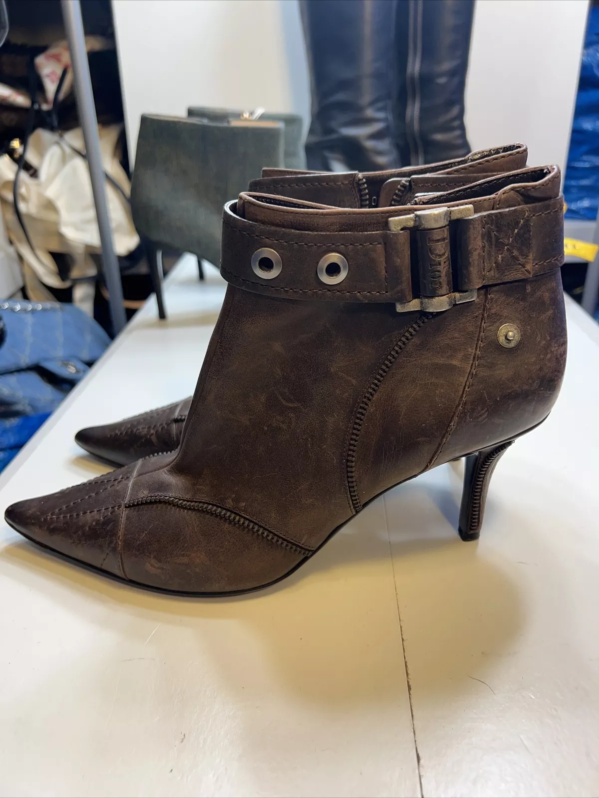 Bottes Dior 39,5 logo pointu motard moto chaussons boucles cuir ciré marron