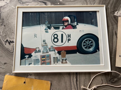 LOTE DE 13 COCHES DE CARRERAS POCO COMUNES AÑOS 60 GRAN PREMIO PERMISO PIT PASE ORIGINAL SCCA PIT CREW FOTO - Imagen 9 de 9