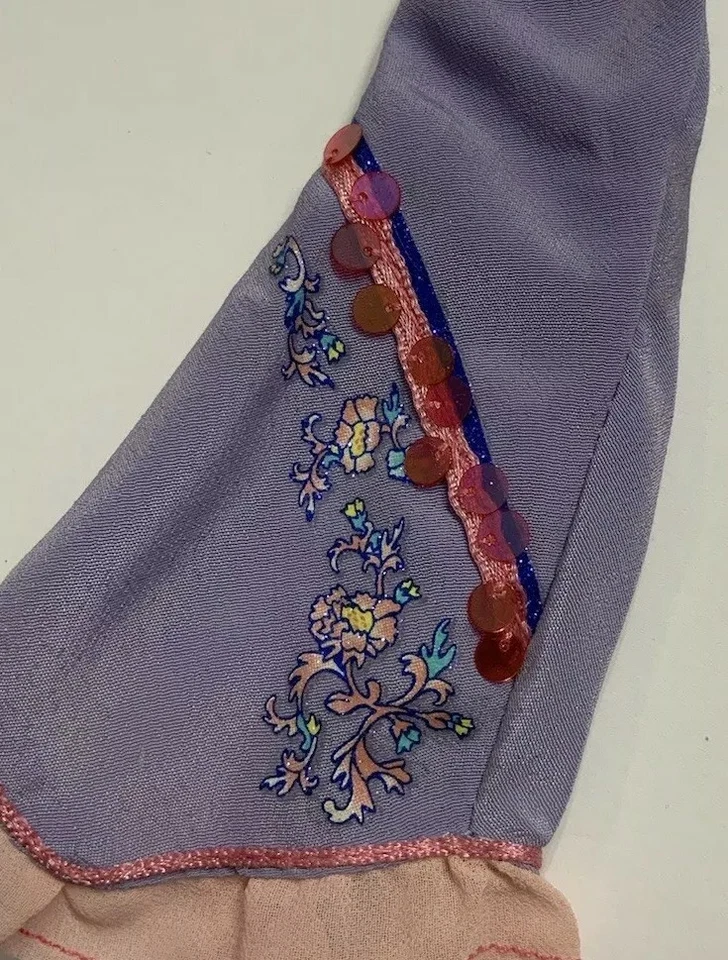 VESTIDO BRATZ JADE FORMAL FUNK 2003 PÚRPURA CLARO ROSA AZUL FLORAL MUÑECA ROPA Foto 3 de 4