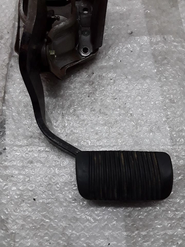 PEDAL DE FREIO 2002 TOYOTA TUNDRA Z-138P - Imagem 2 de 4