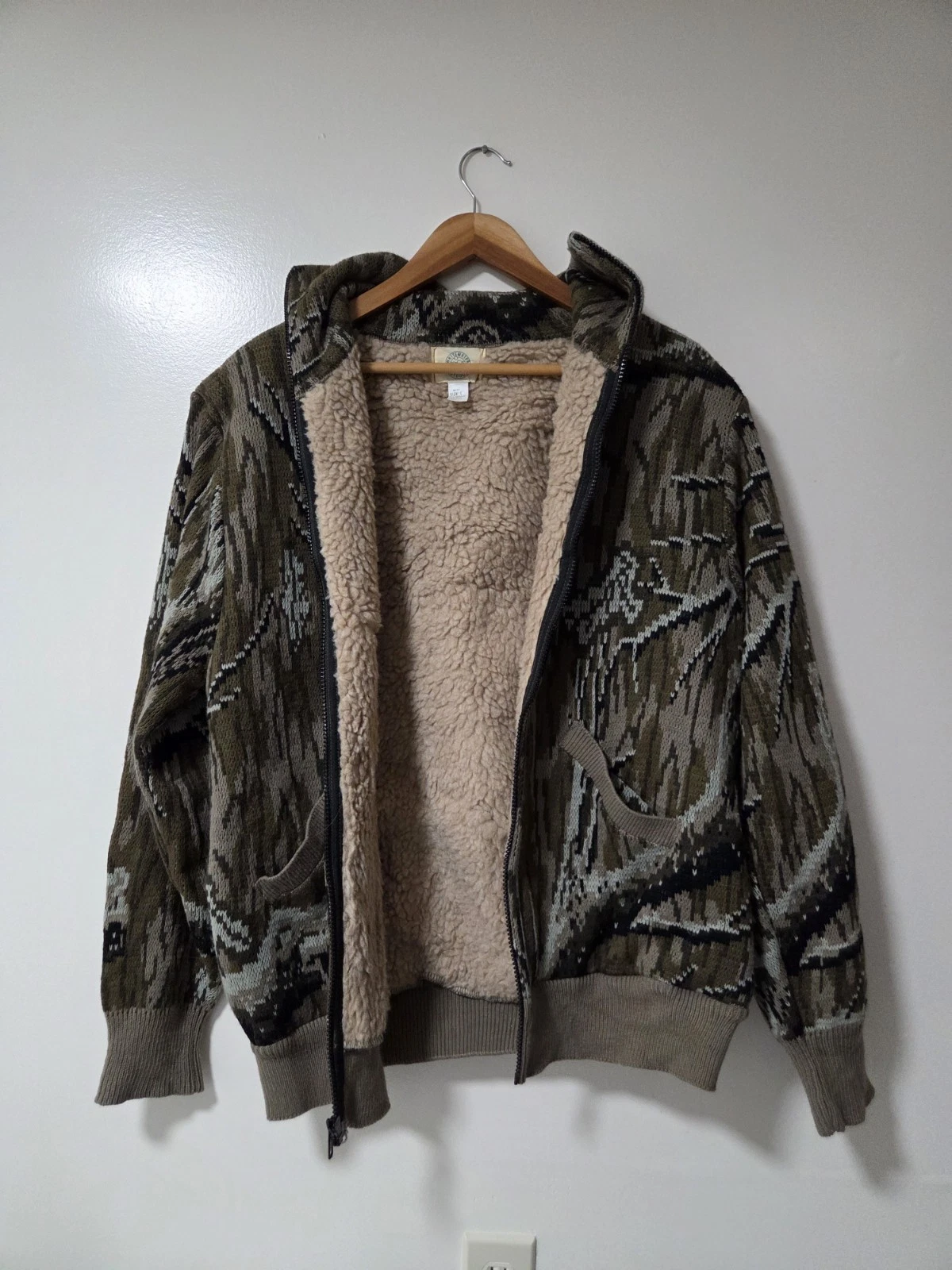 Whitewater Outdoors Mossy Oak Treestand Sherpa Lined Knit Full Zip Sweater Large
Opens in a new wind
