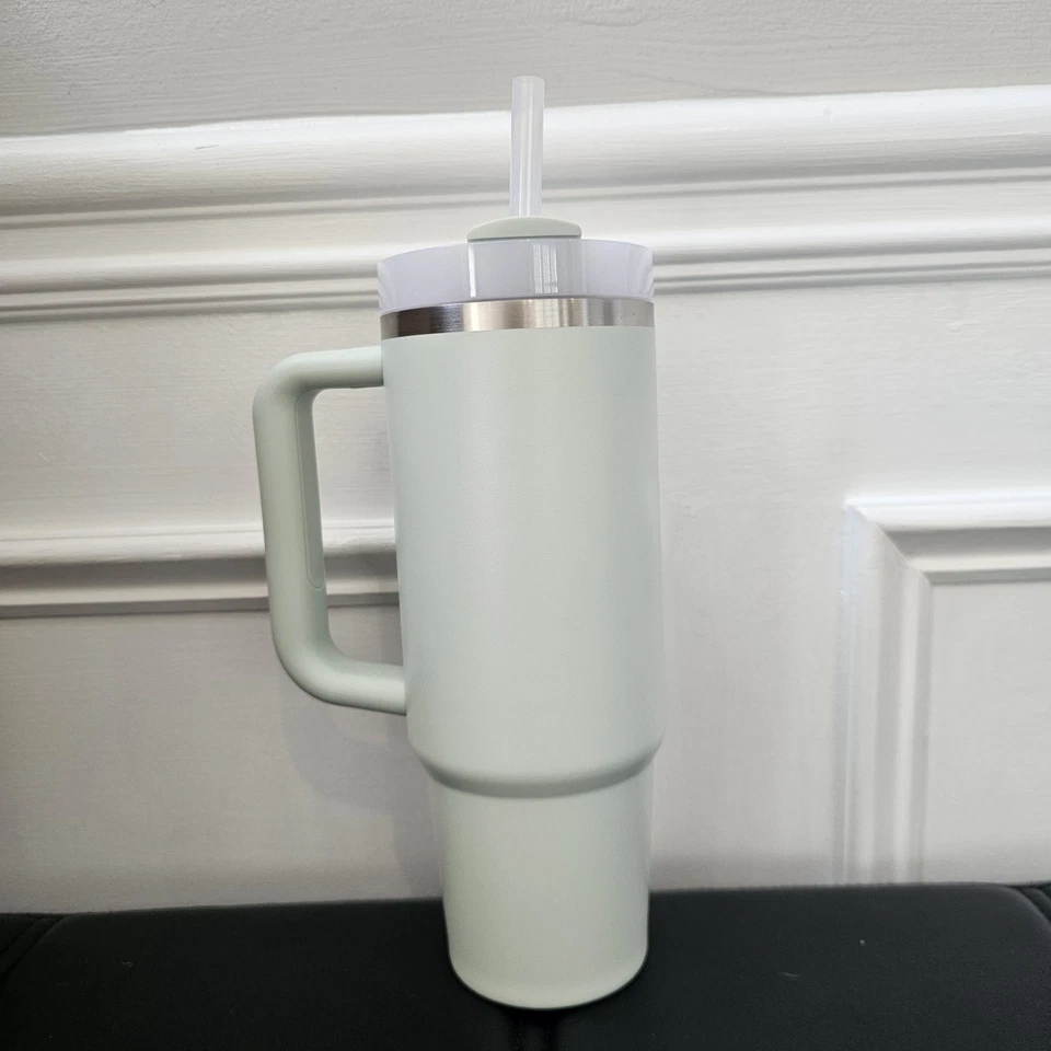 Stanley Quencher H2.0 Flowstate 30oz - Mist Green - Image 2 of 3