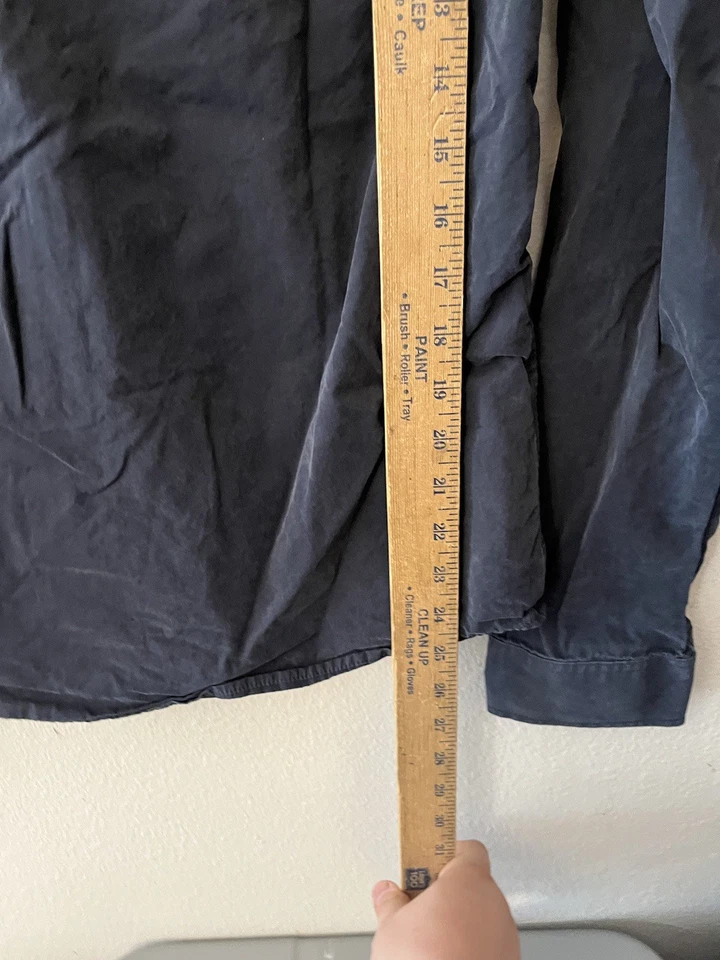 Camisa Abercrombie & Fitch Para Hombres Azul Marino Abotonada Manga Larga Ajuste Muscular Mediana Foto 4 de 4