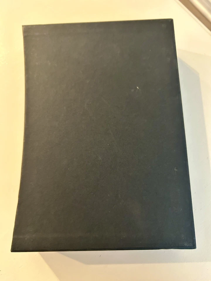 The Sea, The Sea Iris Murdoch Folio Society HC in Slipcase Illus. By T. Kiuchi - Image 3 of 4