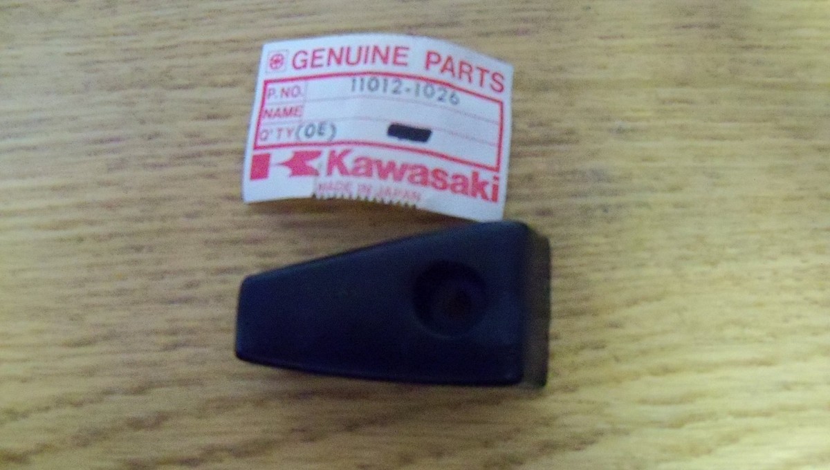 NOS OEM Kawasaki 1978-1980 Right Hand Cap KZ1000 11012-1026 | eBay