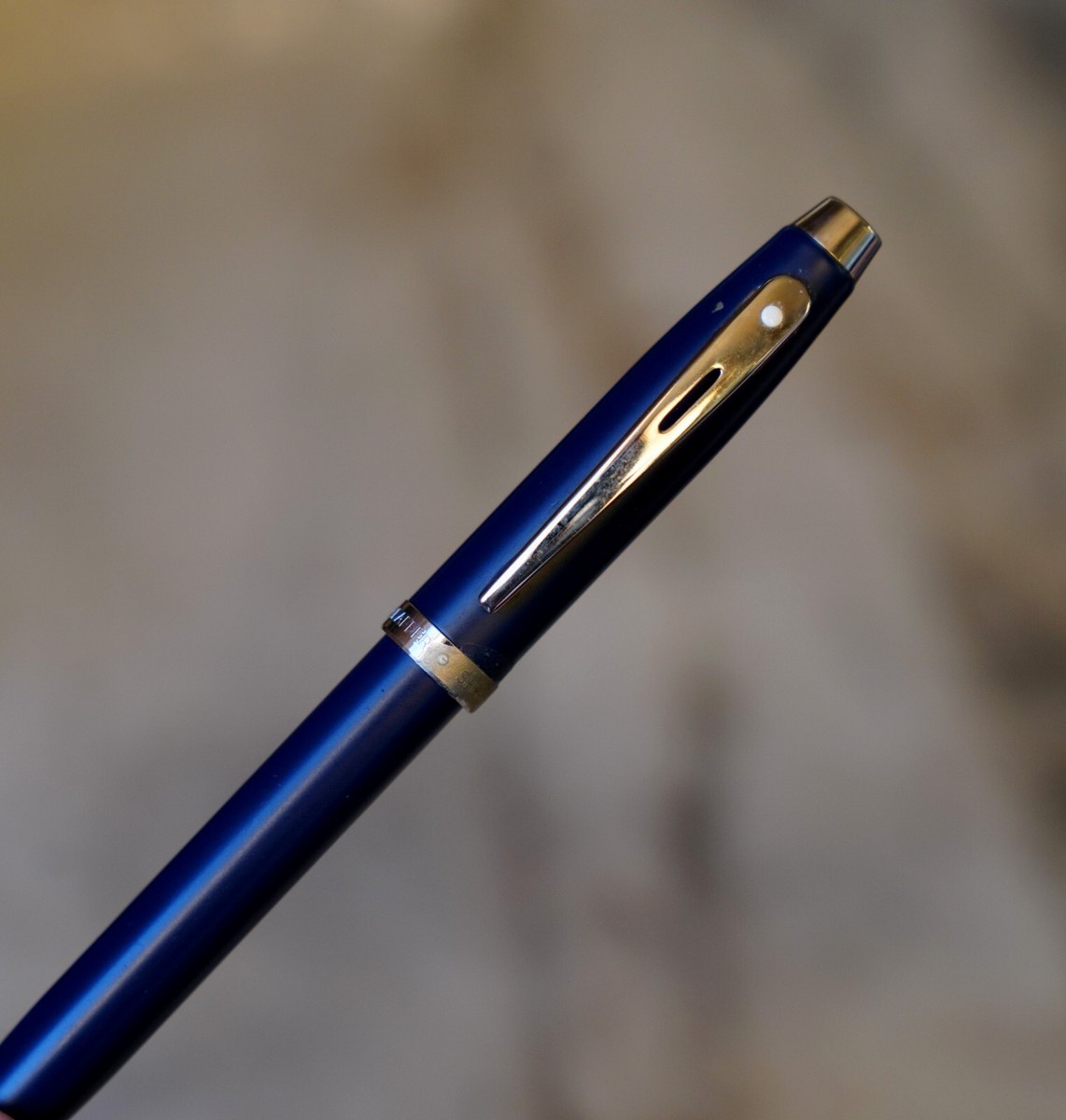 Stylo Plume Sheaffer - Laque Bleu Foncé Mat - Plume Métal Moyenne - Occasion Élégante