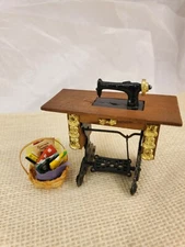 Vintage CONCORD MINIATURES sewing machine & basket lot dollhouse 1:12 singer 