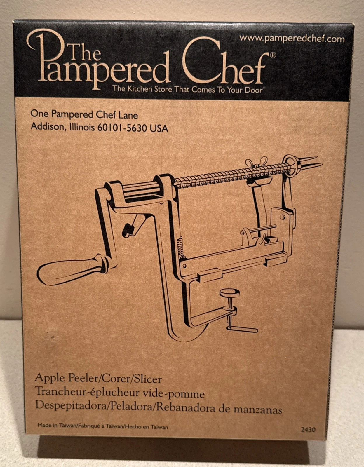 Pampered Chef Apple Peeler Corer Slicer 2430 with Clamp & Box Complete. NEW