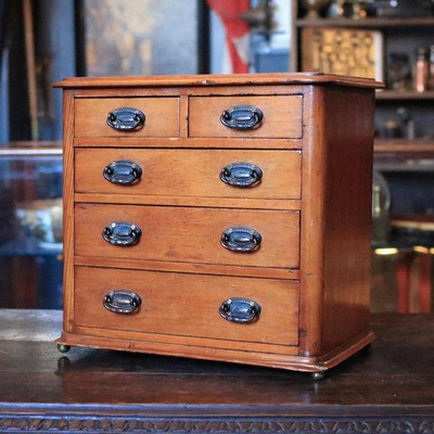 Antike Miniatur Kommode / Lehrlingsstil Sammlerschrank - 35 