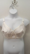 NWOT White Blair Wireless Back Hook Bra Size ...