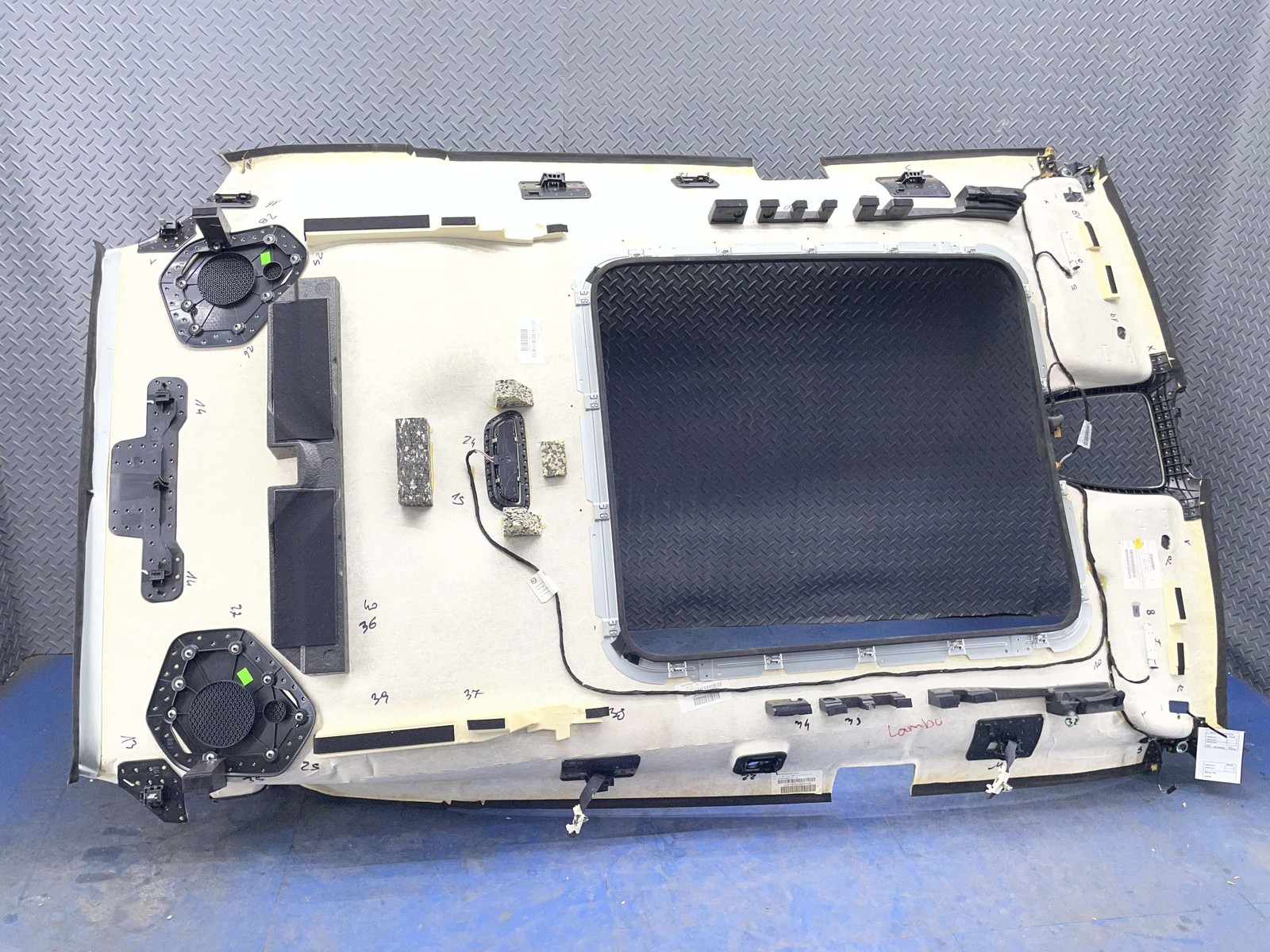 Lamborghini Urus 2019-2024 Roof trim panel