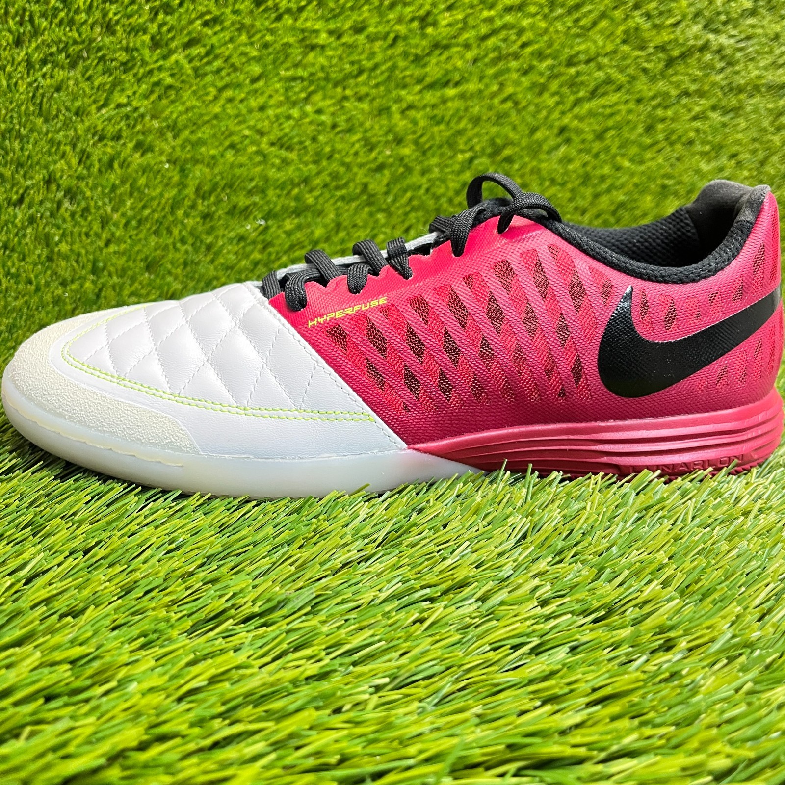 Nike Lunargato II 2 Gato Mens Size 9 White Red Black Running Indoor Soccer Shoes thumbnail 3