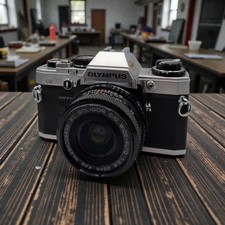 Olympus OM10 Spiegelreflexkamera Soligor 28mm Objektiv Vintage Analog