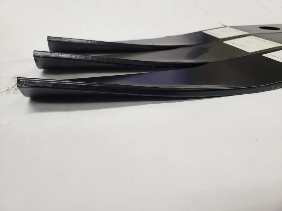 Qty/3 24 1/2" Genuine Kubota K5698-3434 Lawn Mower Blade 72" Cut - Image 2 of 4