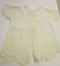 Antique fine ivory linen girls dress w lace  knot buttons-scalloped hemline VGC