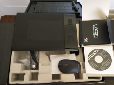WACOM Intuos 4 Professional Pen Tablet PTK-440 Small Size Complete