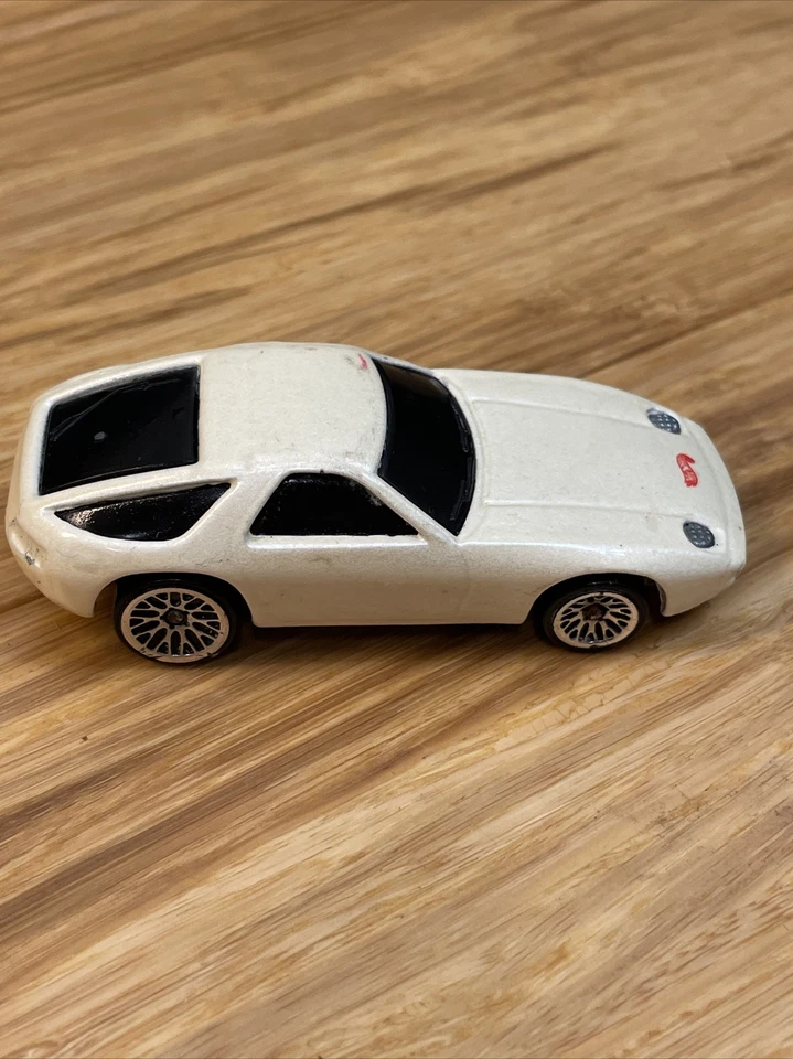 Vintage 1978 Hot Wheels Porsche 928 Diecast 1:64 Car KG JD - Image 3 of 4