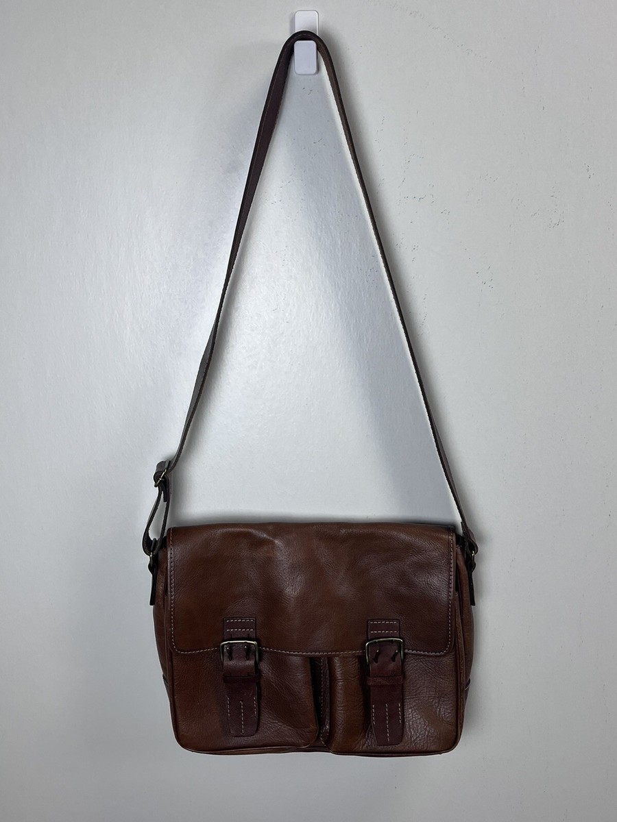 Wilsons Leather Medium Size Messenger Bag VGUC Buckles are
